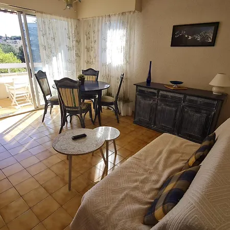 Apartment 2p Avec Parking, Proche Et Commerces - - Fr-1-780-46 Sainte-Maxime