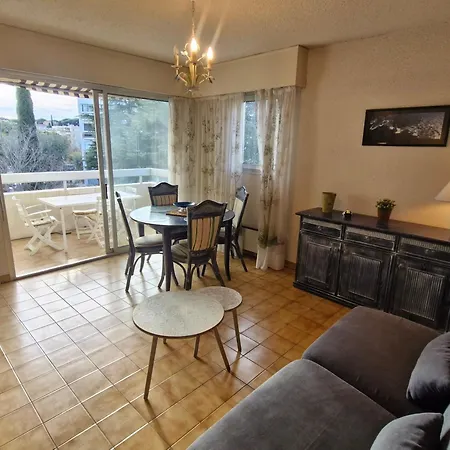 2 Pieces, Balcon, Parking, Animaux Acceptes, - Fr-1-780-46 شقة *