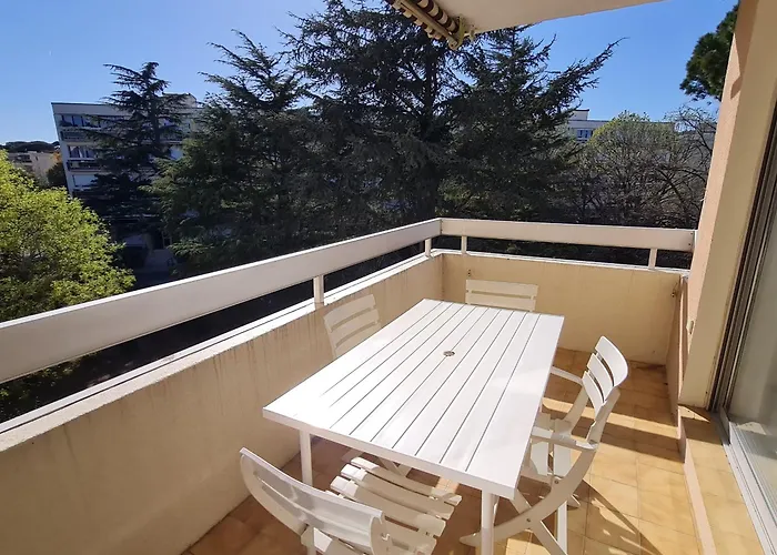 2 Pieces, Balcon, Parking, Animaux Acceptes, - Fr-1-780-46 * Sainte-Maxime